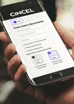 persona creando documento a firmar con certificado smart a traves de cincel con celular